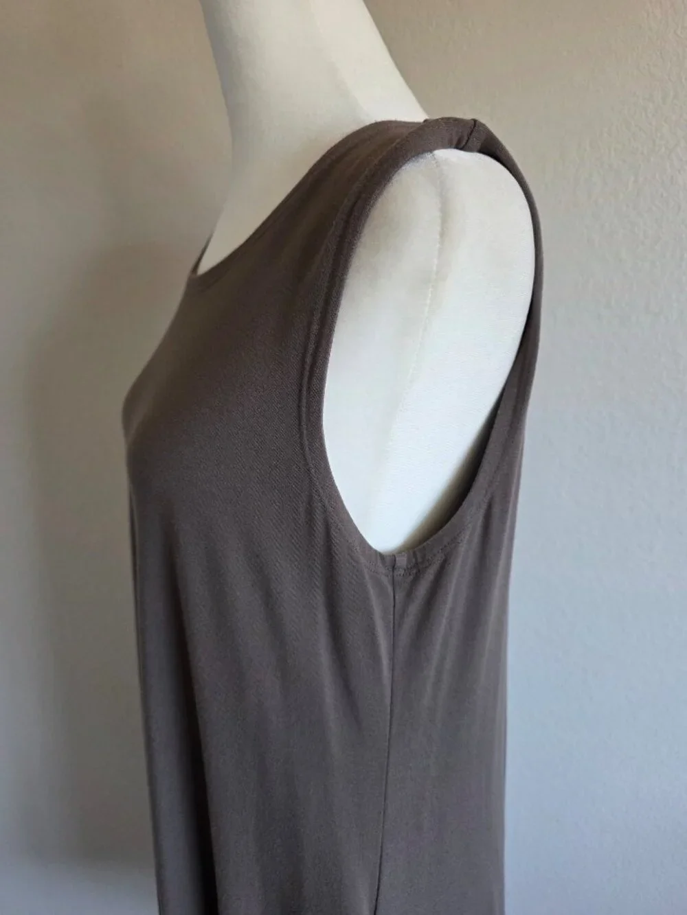EIleen Fisher Dress Size M Lightweight Knit Fit & Flare Mink Sleeveless Pockets - Picture 4 of 7